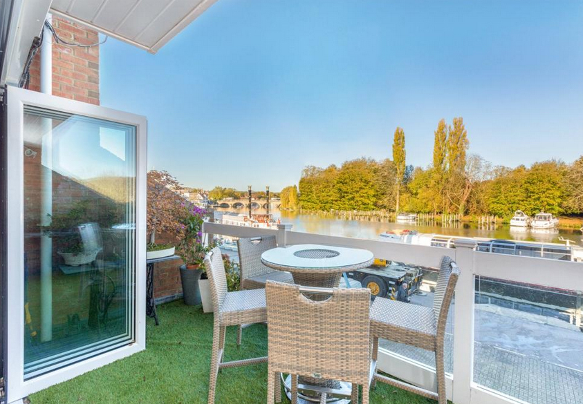 Handsome homes for sale in HenleyonThames